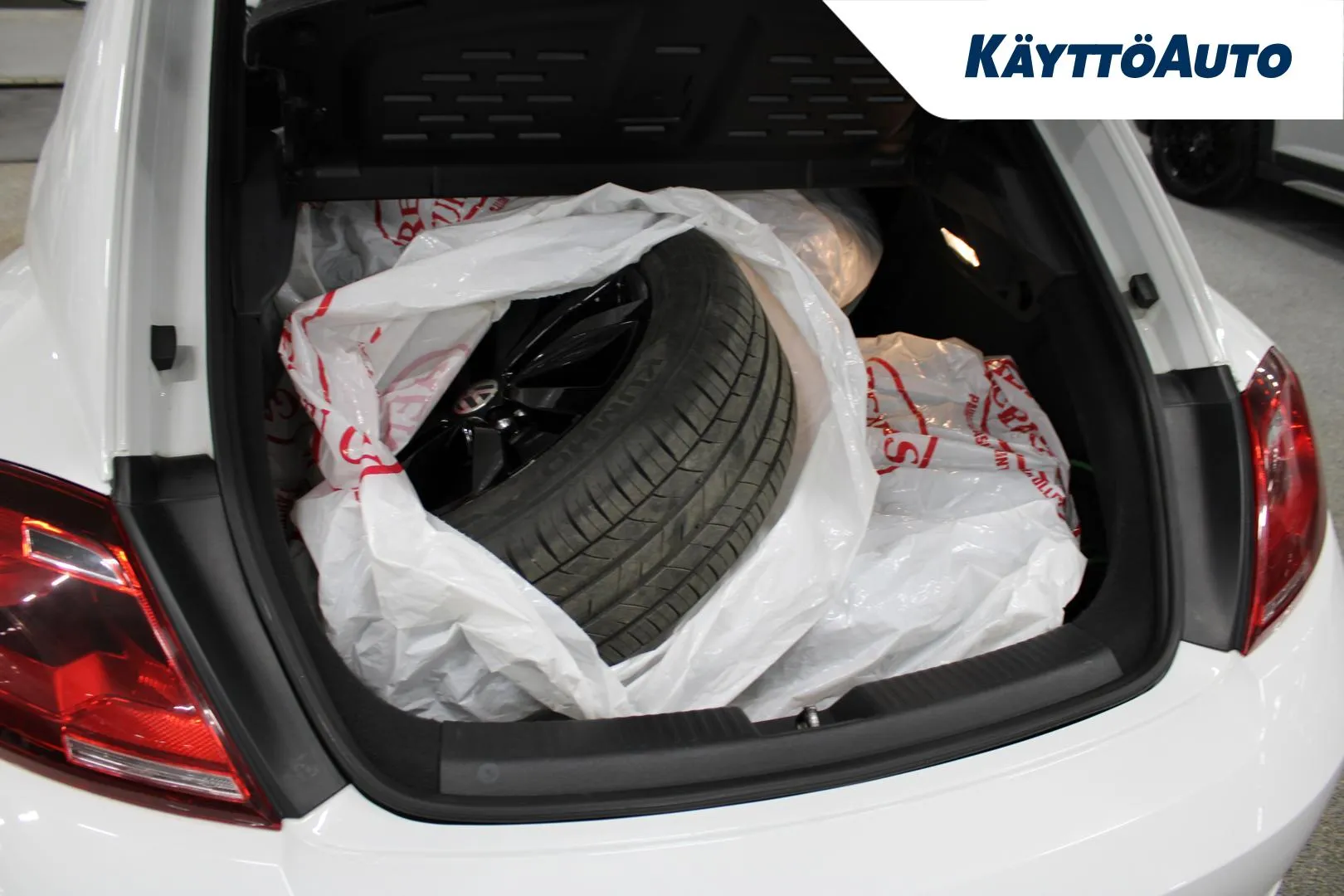 VOLKSWAGEN Beetle INN-572 carousel image