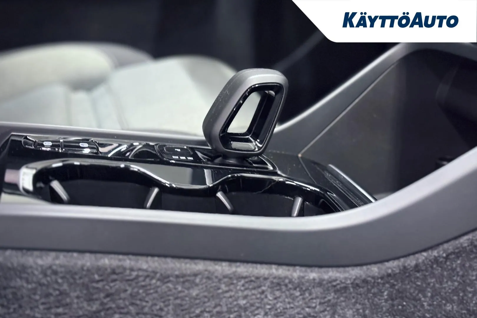 VOLVO XC40 JMS-384 carousel image