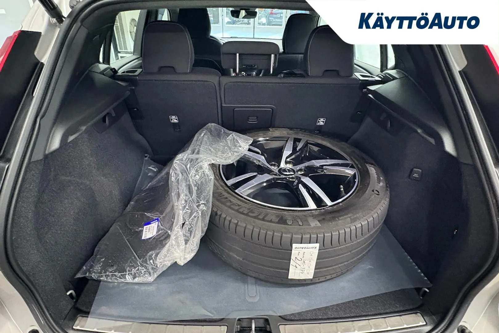 VOLVO XC40 JMS-384 carousel image