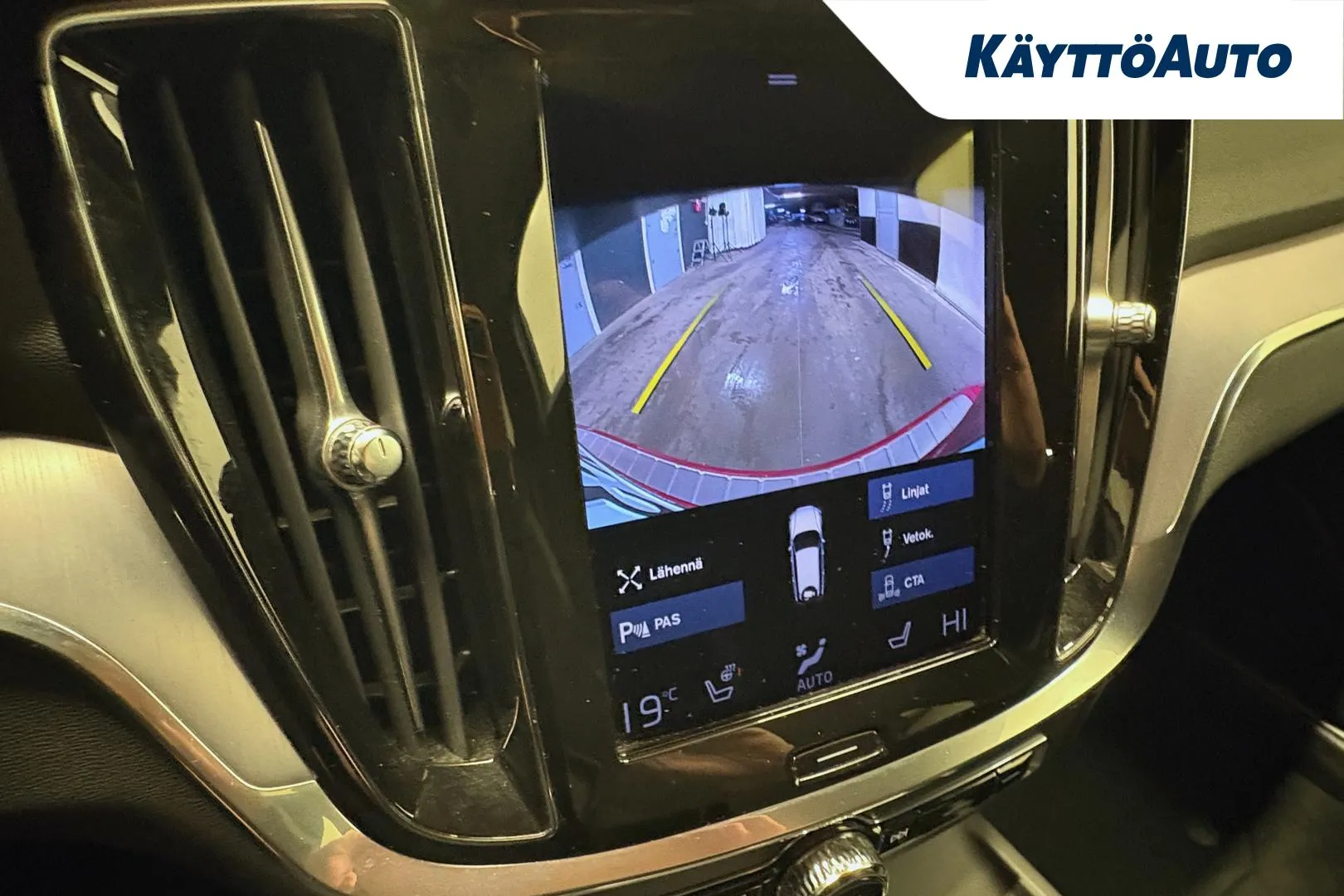 VOLVO V60 KTX-324 carousel image