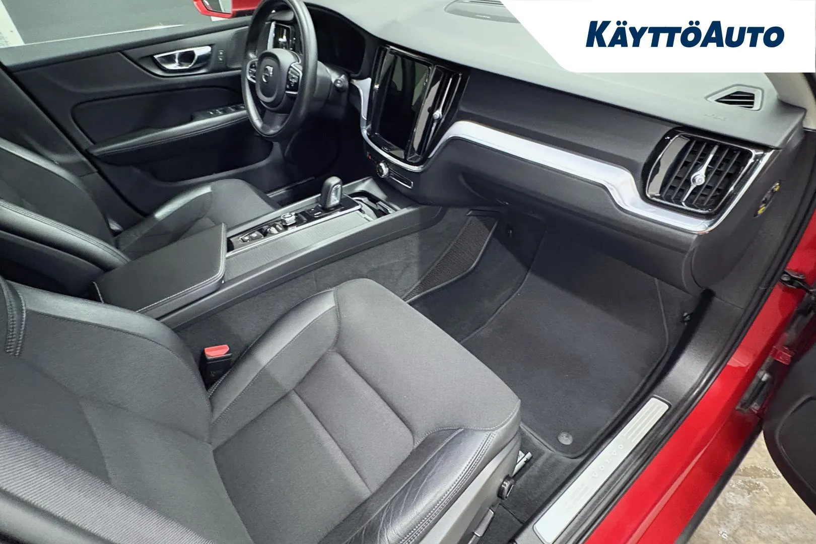 VOLVO V60 KTX-324 carousel image