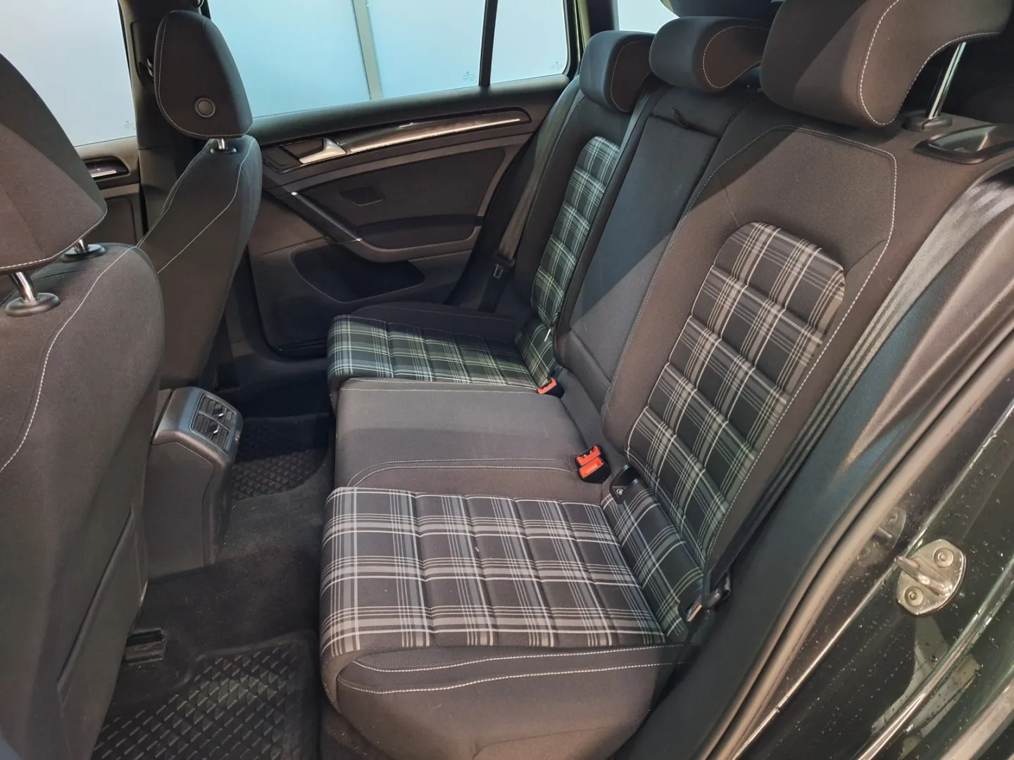 Volkswagen Golf SNN-561 carousel image