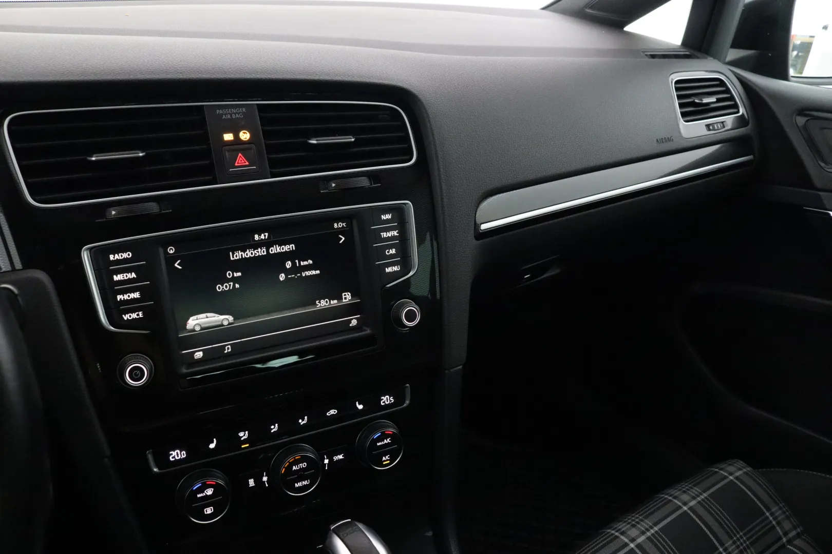 VOLKSWAGEN Golf SNN-561 carousel image