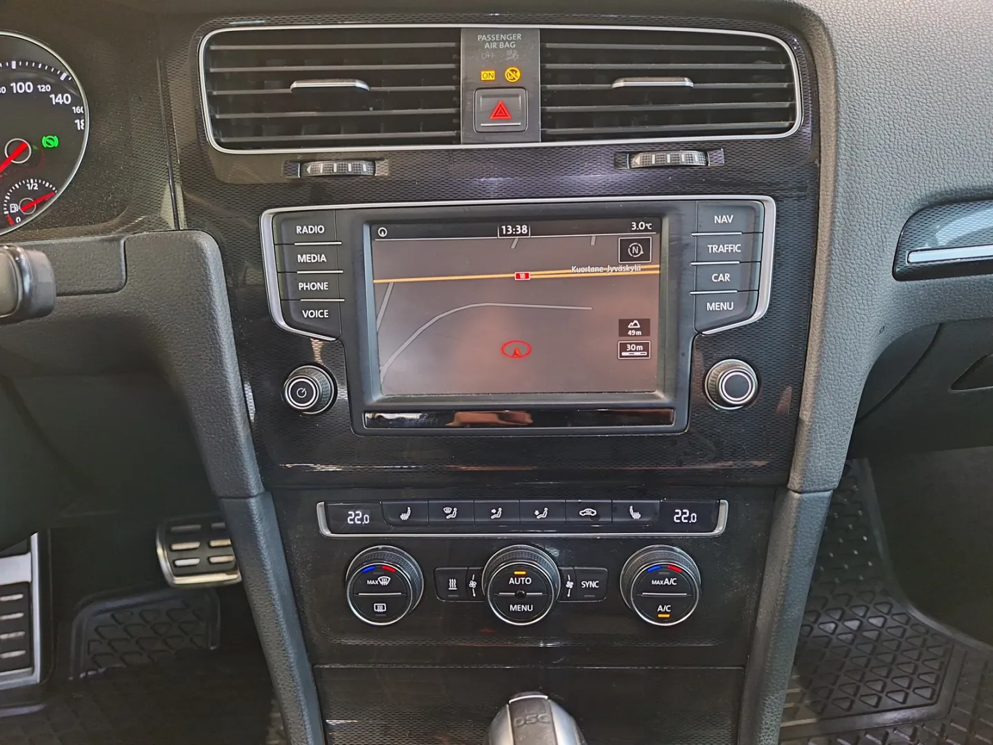 Volkswagen Golf SNN-561 carousel image