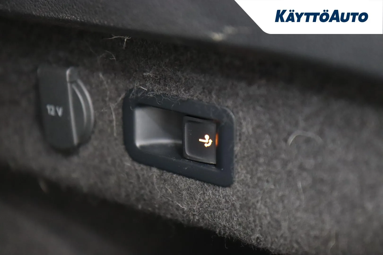 VOLKSWAGEN Passat GLX-757 carousel image