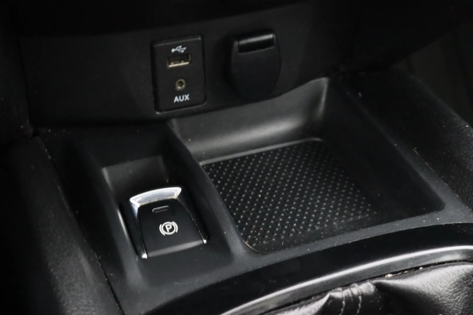 NISSAN X-Trail XOJ-719 carousel image