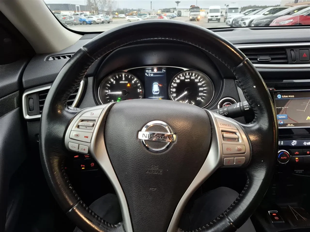 NISSAN X-Trail XOJ-719 carousel image