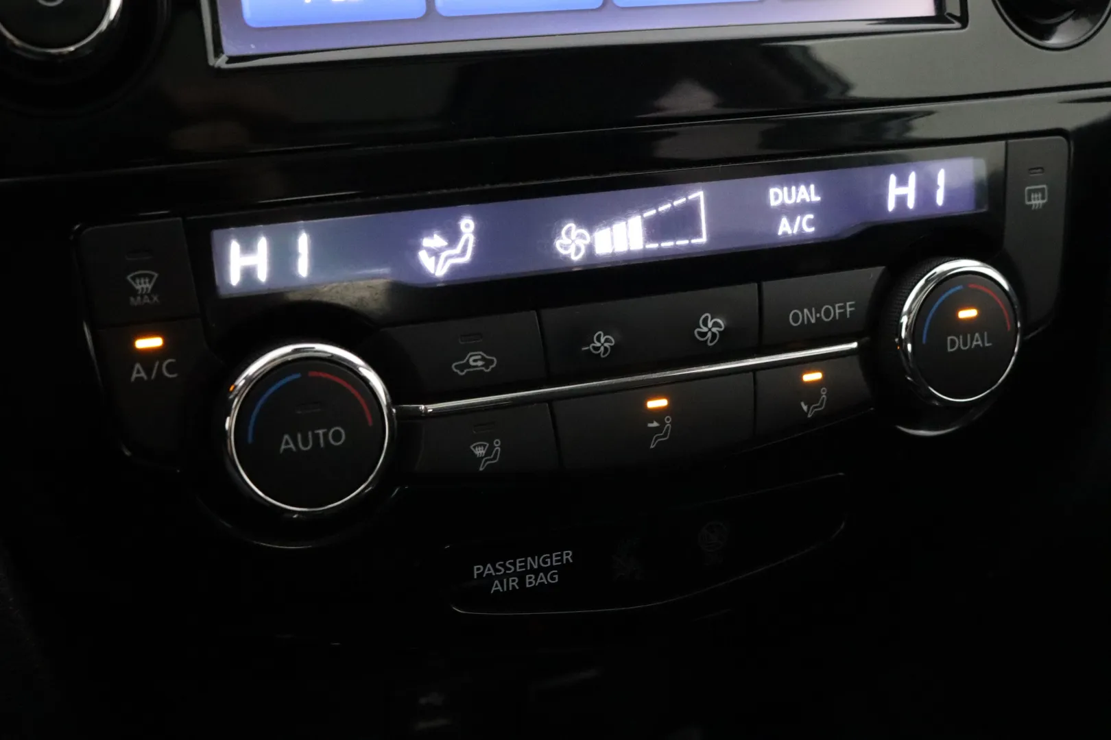 NISSAN X-Trail XOJ-719 carousel image