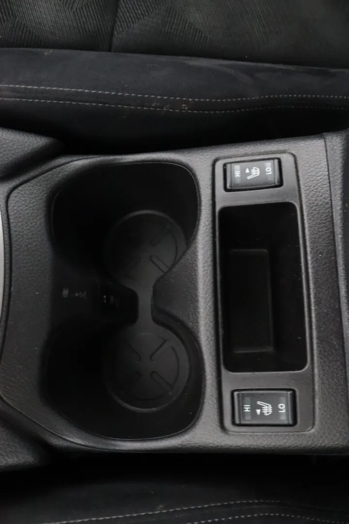 NISSAN X-Trail XOJ-719 carousel image