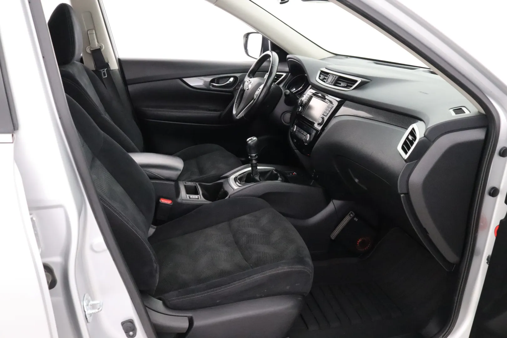 NISSAN X-Trail XOJ-719 carousel image