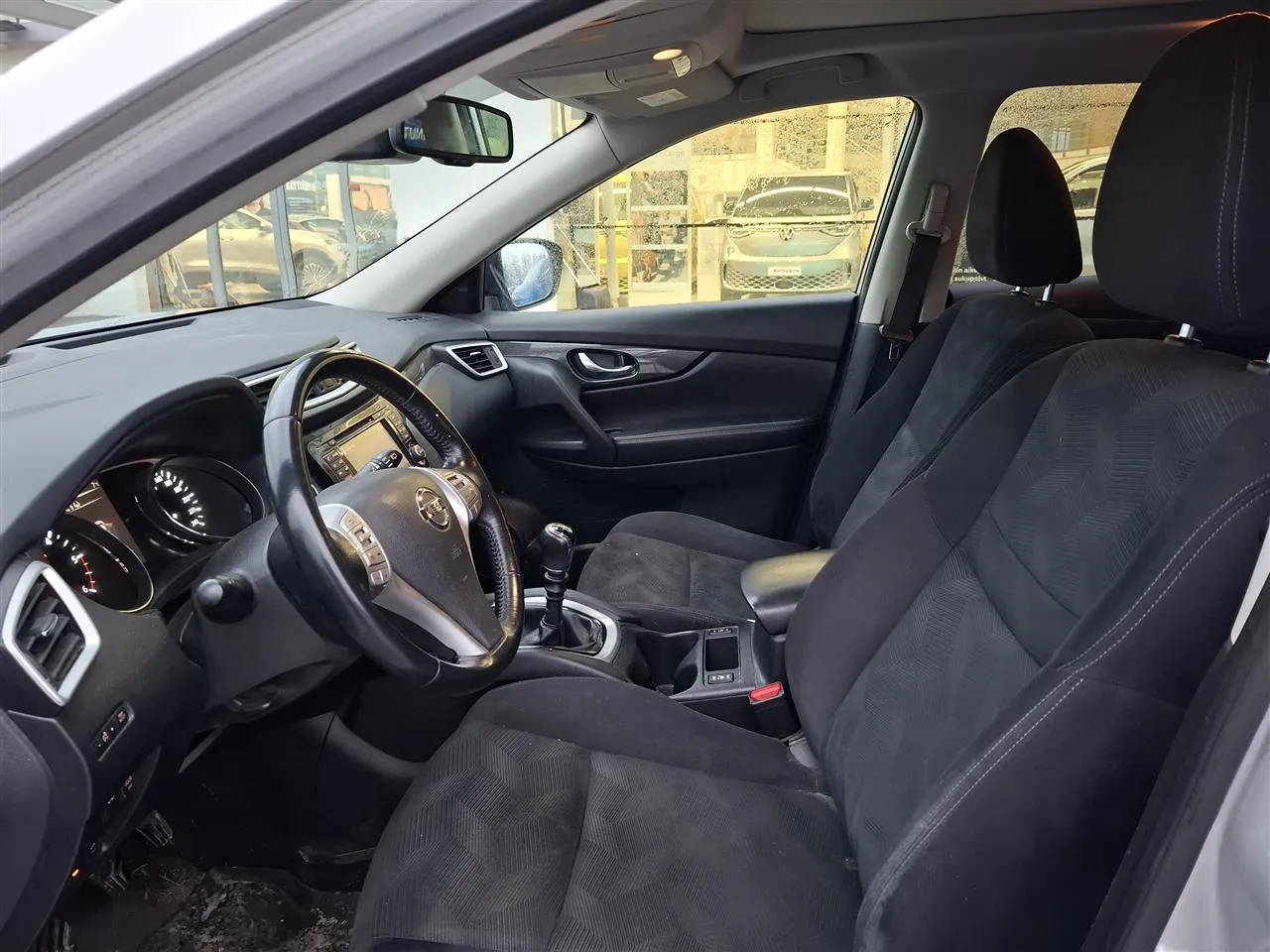 NISSAN X-Trail XOJ-719 carousel image