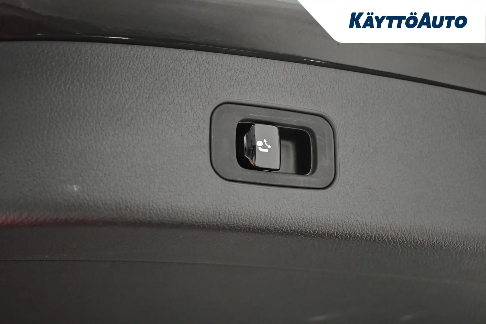 MERCEDES-BENZ GLC FRI-985 carousel image