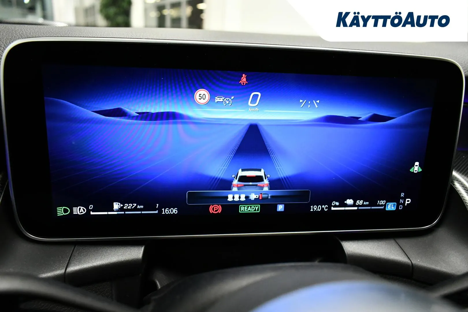 MERCEDES-BENZ GLC FRI-985 carousel image