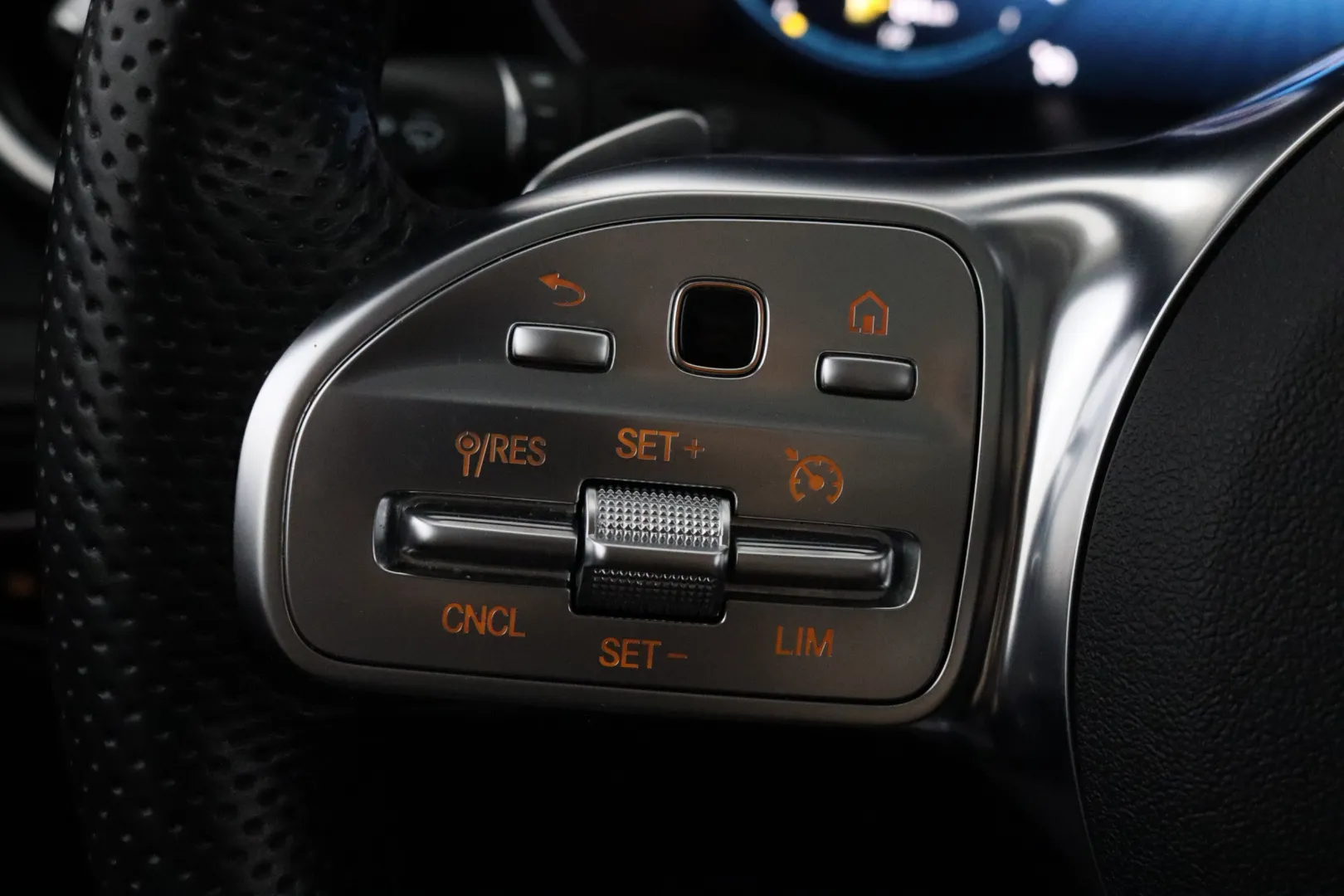 MERCEDES-BENZ GLC OZH-576 carousel image