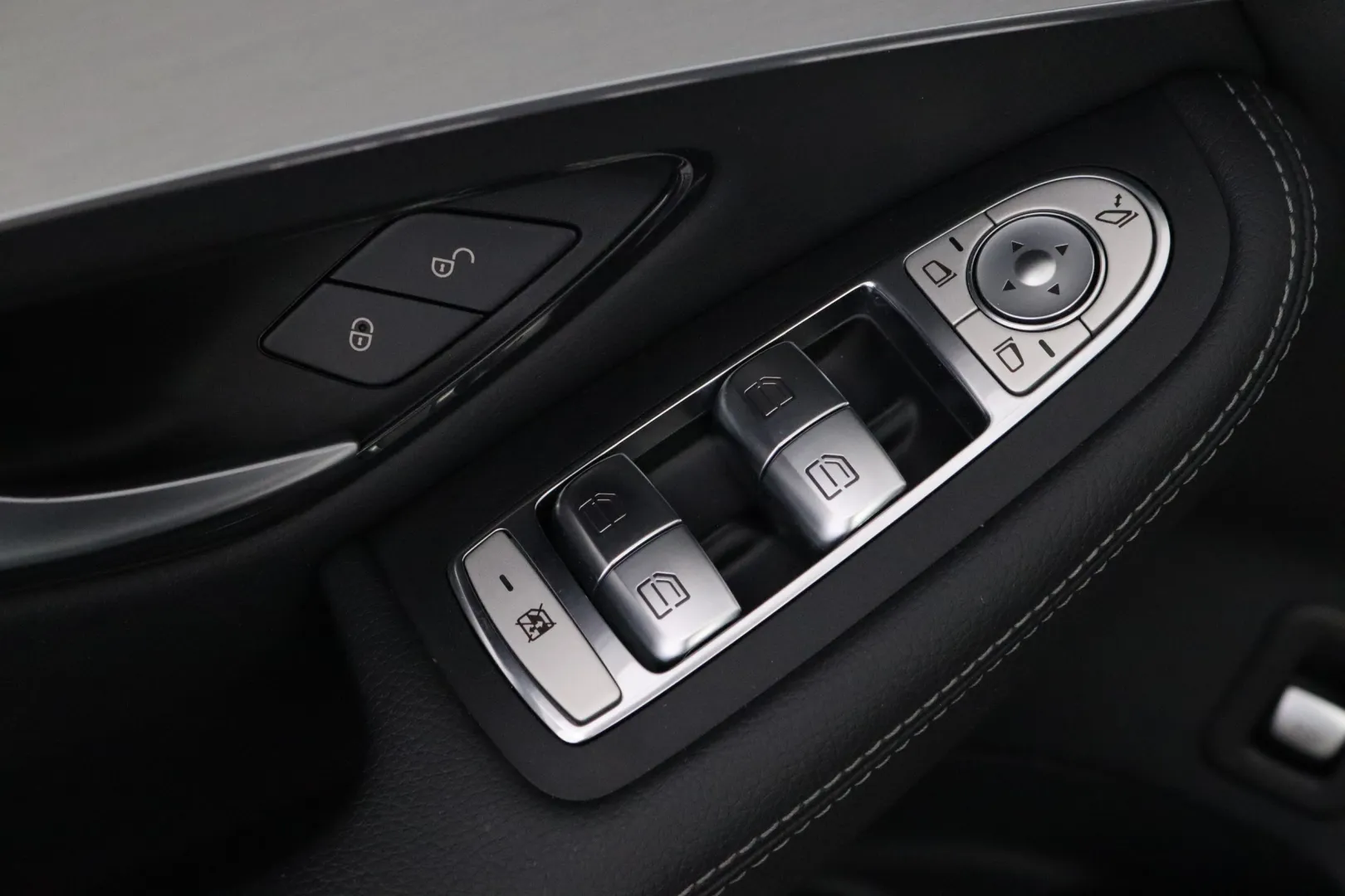 MERCEDES-BENZ GLC OZH-576 carousel image