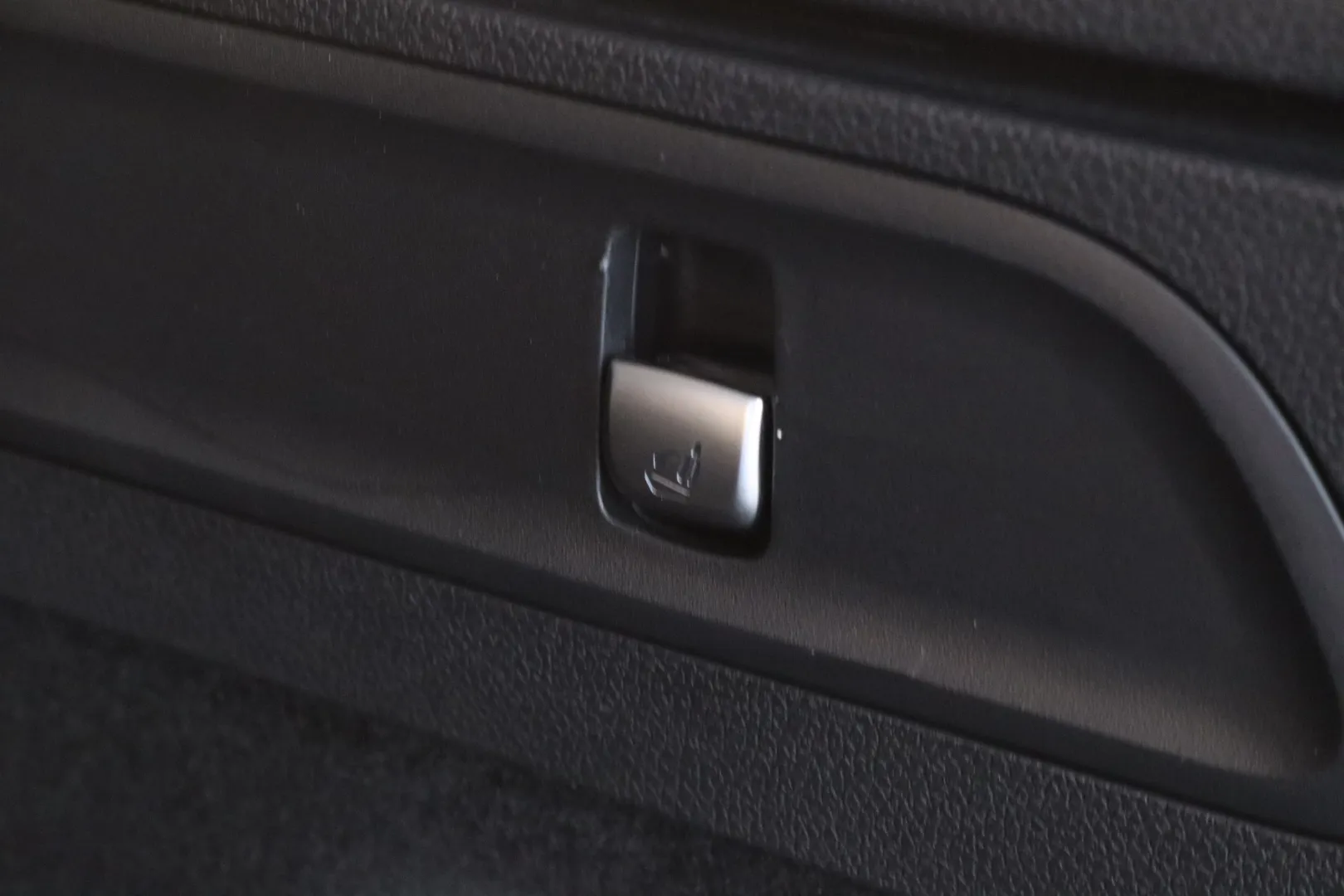 MERCEDES-BENZ GLC OZH-576 carousel image