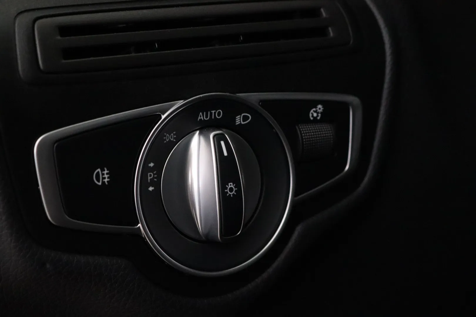 MERCEDES-BENZ GLC OZH-576 carousel image