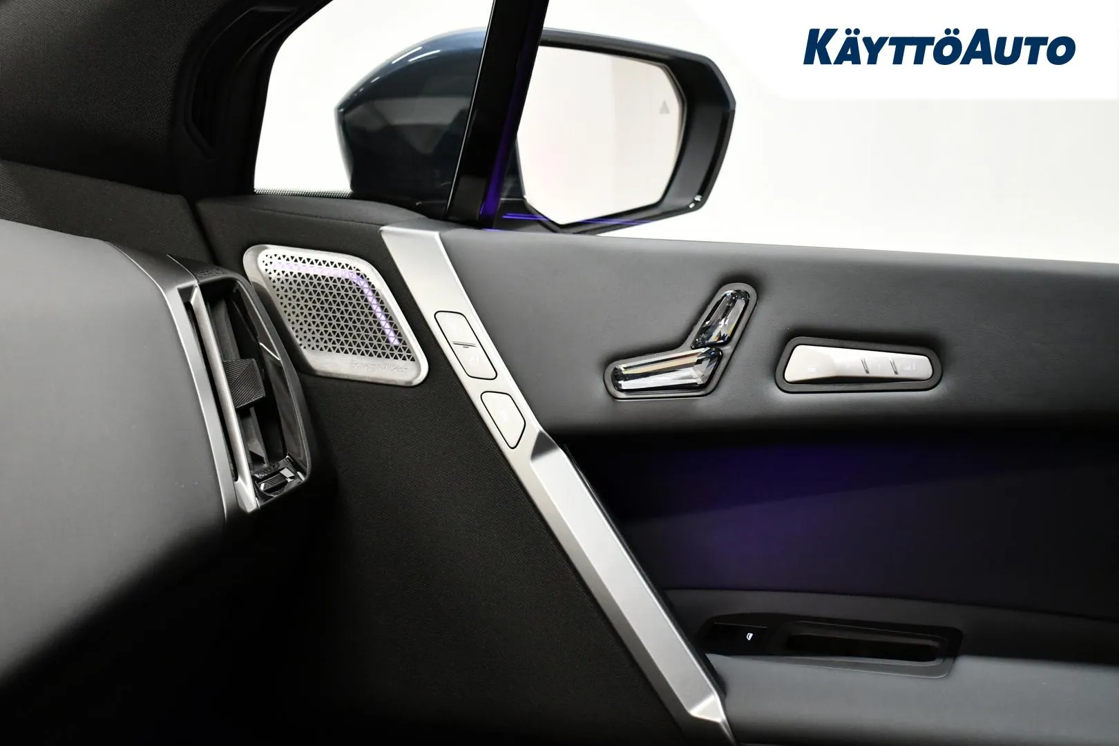 BMW iX LTN-298 carousel image