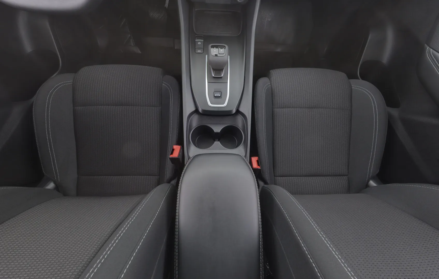 Nissan Qashqai NNR-827 carousel image