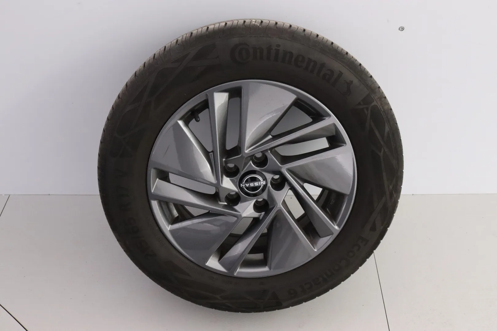 Nissan Qashqai NNR-827 carousel image