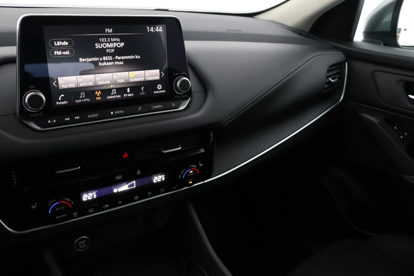 Nissan Qashqai NNR-827 carousel image