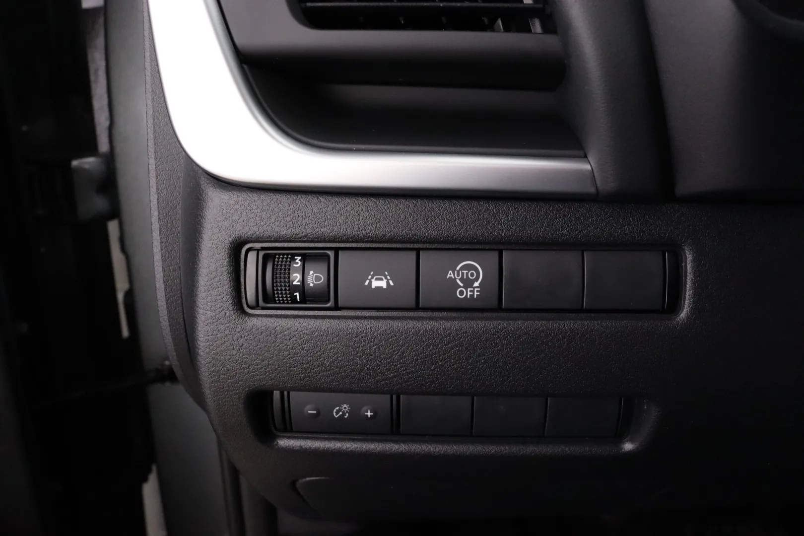 Nissan Qashqai NNR-827 carousel image