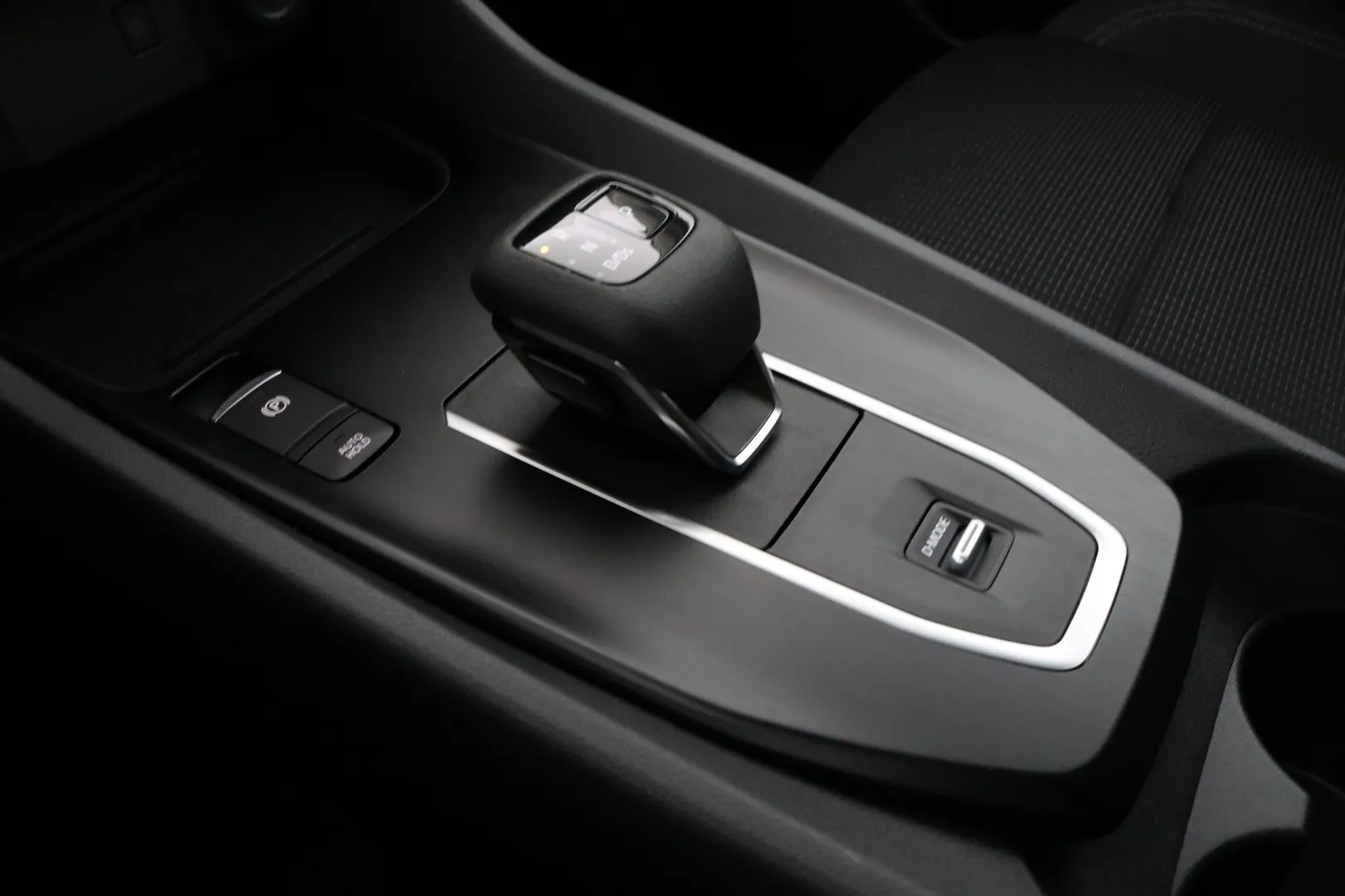 Nissan Qashqai NNR-827 carousel image