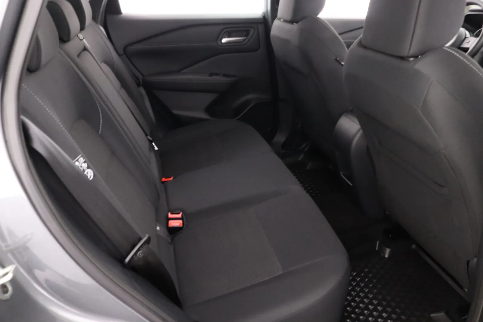 Nissan Qashqai NNR-827 carousel image