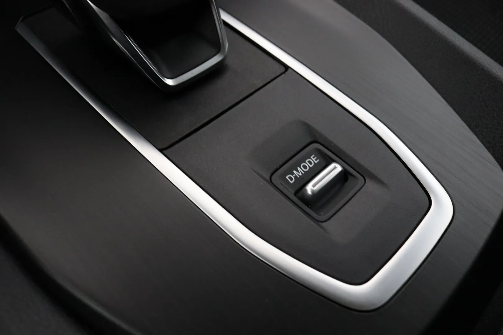 Nissan Qashqai NNR-827 carousel image