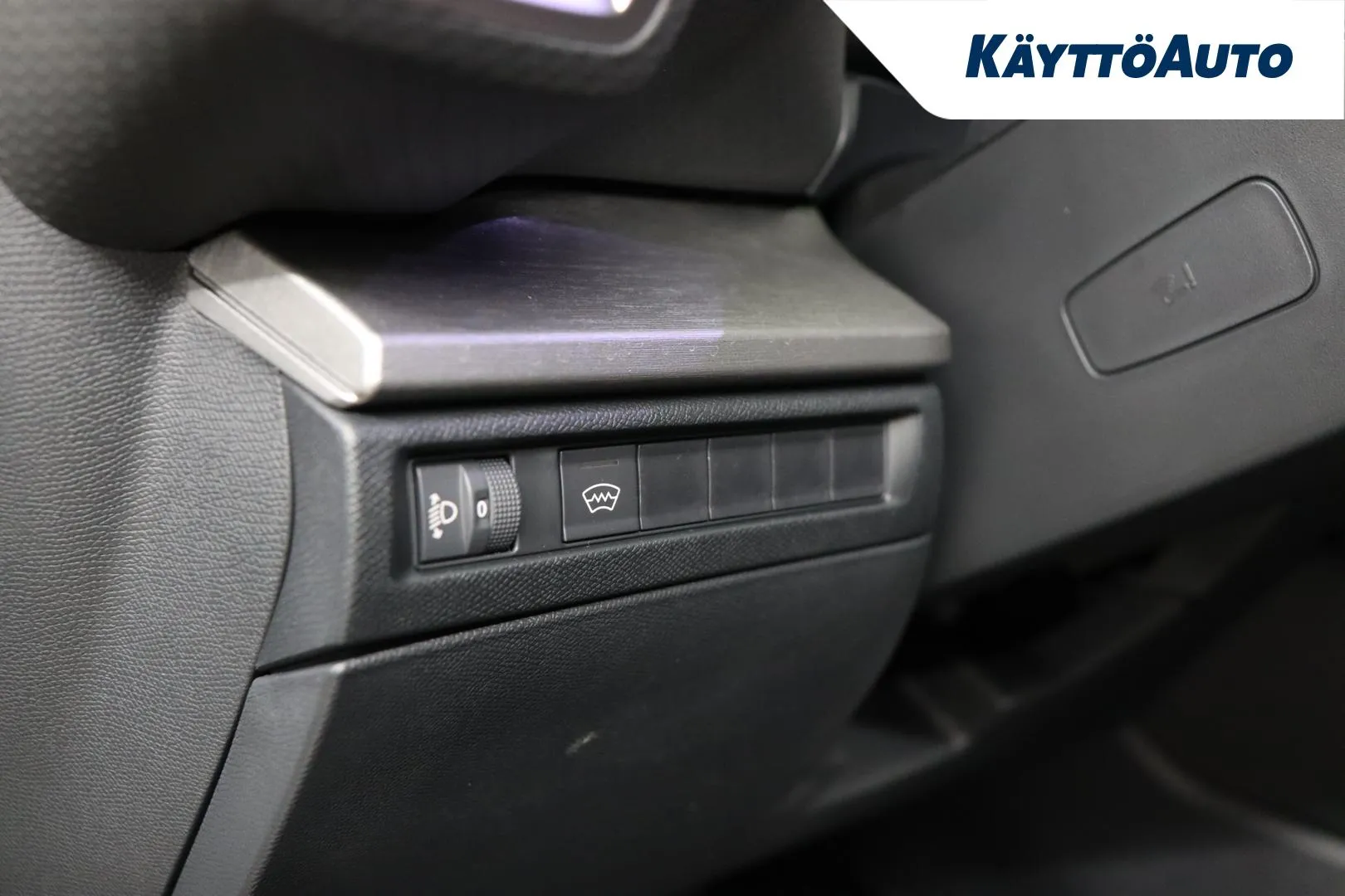 Citroen C5 X JNM-992 carousel image