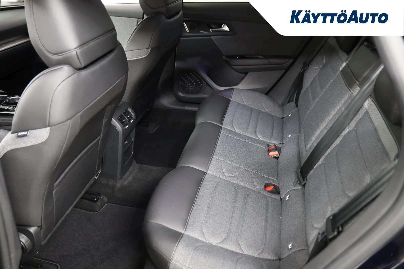 Citroen C5 X JNM-992 carousel image