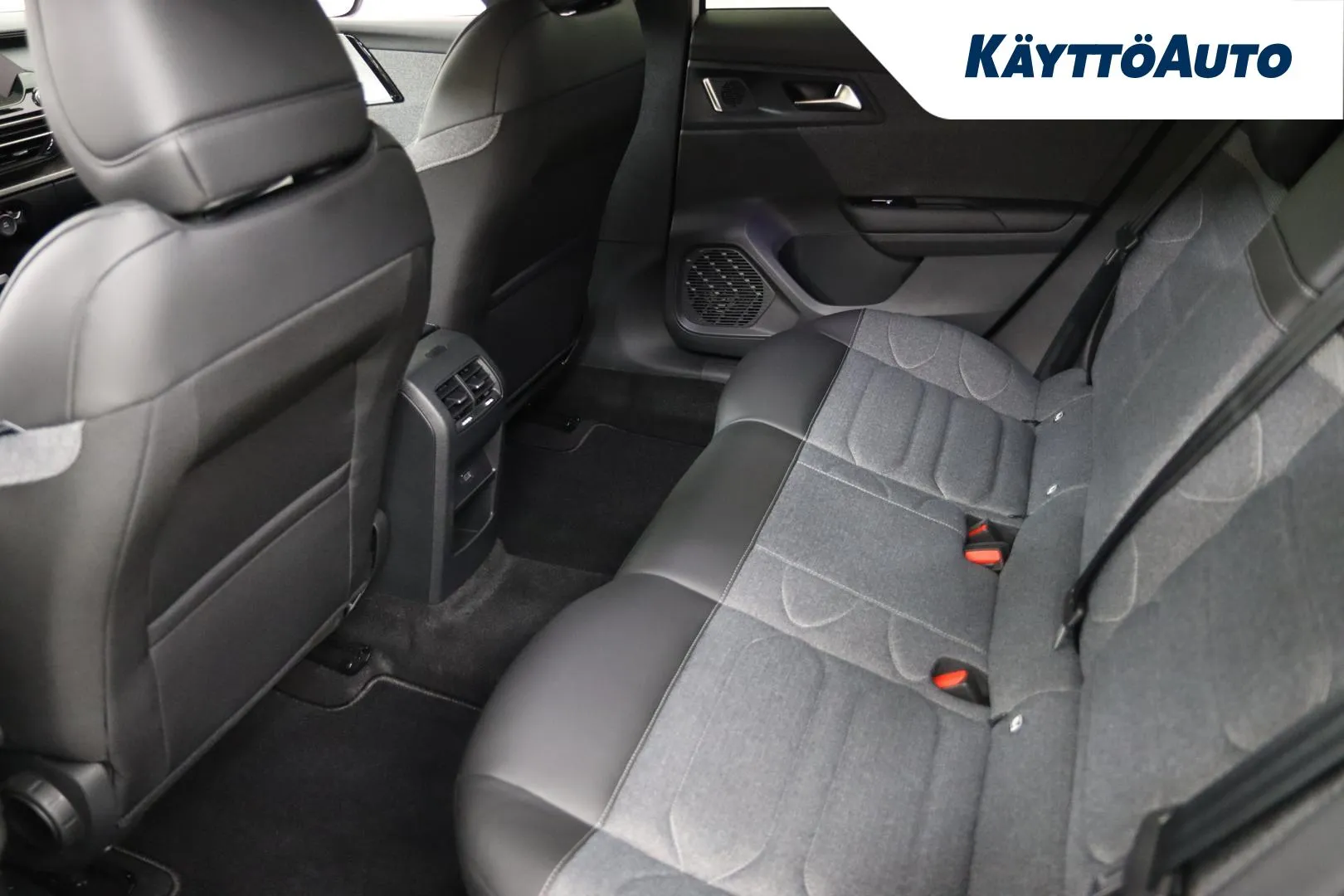 Citroen C5 X JNM-993 carousel image