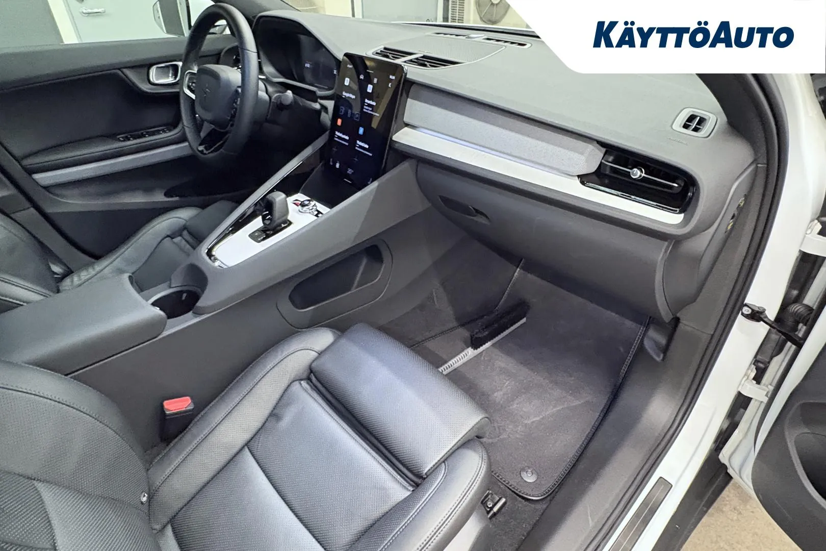 POLESTAR 2 GRH-569 carousel image