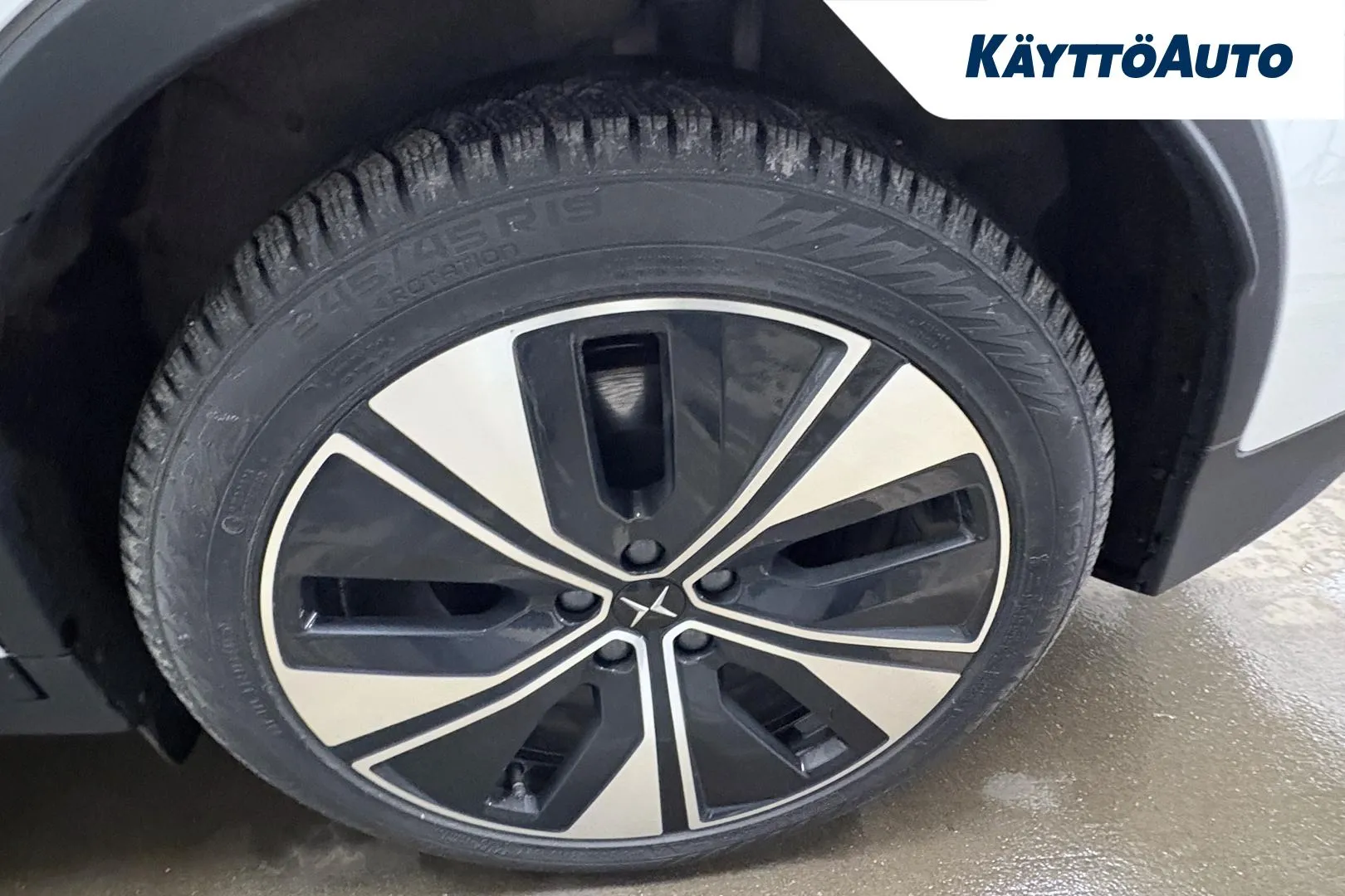 POLESTAR 2 GRH-569 carousel image