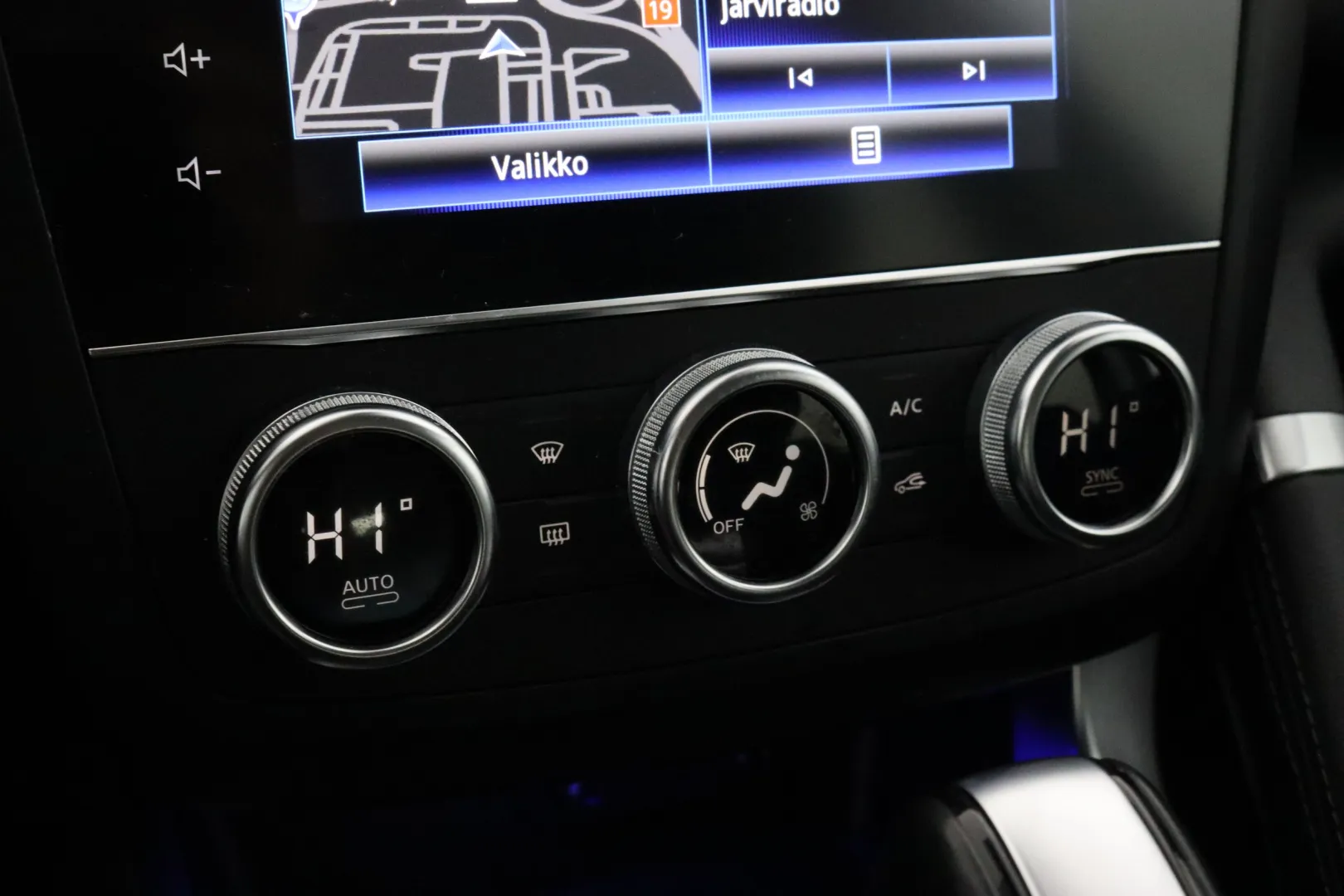 Renault Kadjar GZU-570 carousel image