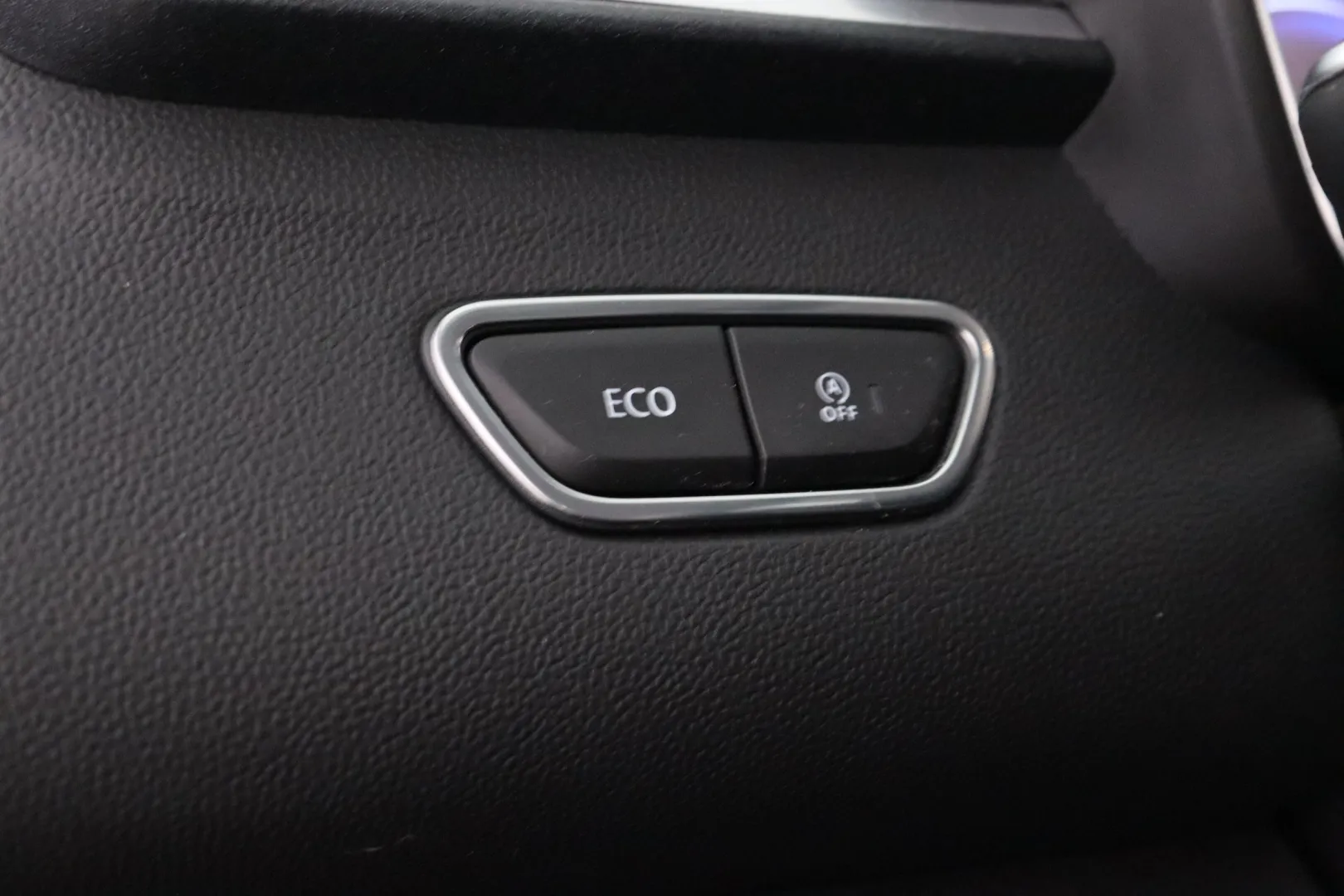 Renault Kadjar GZU-570 carousel image