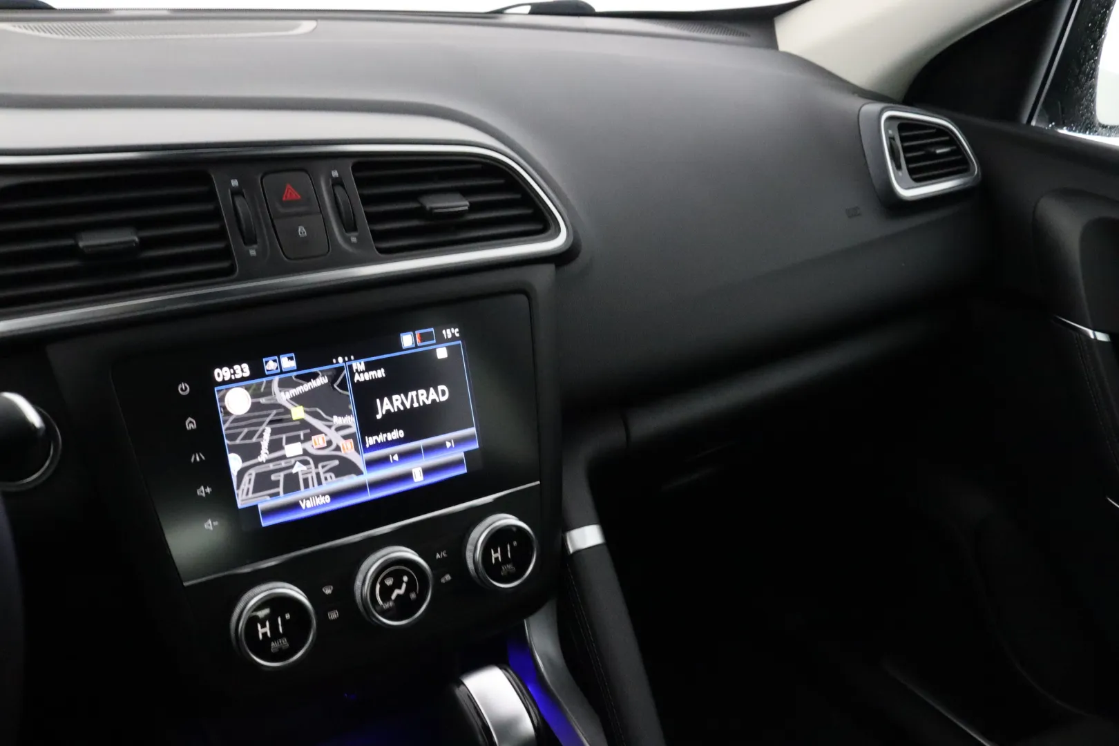 Renault Kadjar GZU-570 carousel image