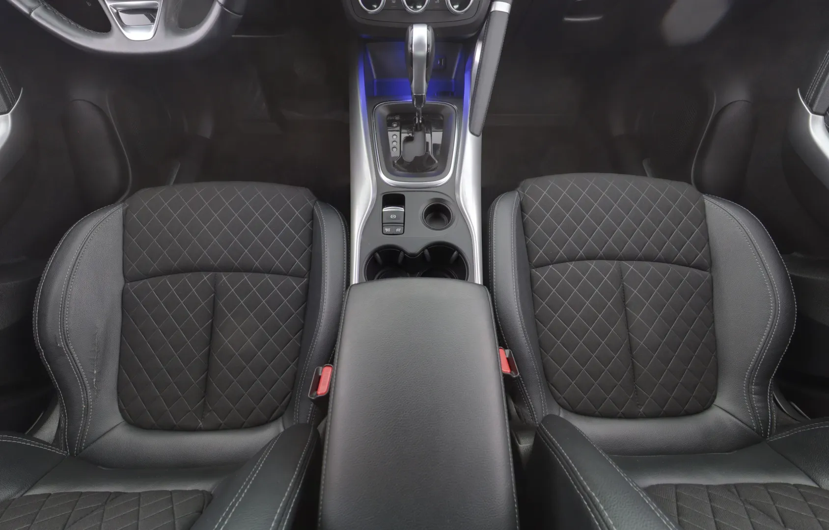 Renault Kadjar GZU-570 carousel image