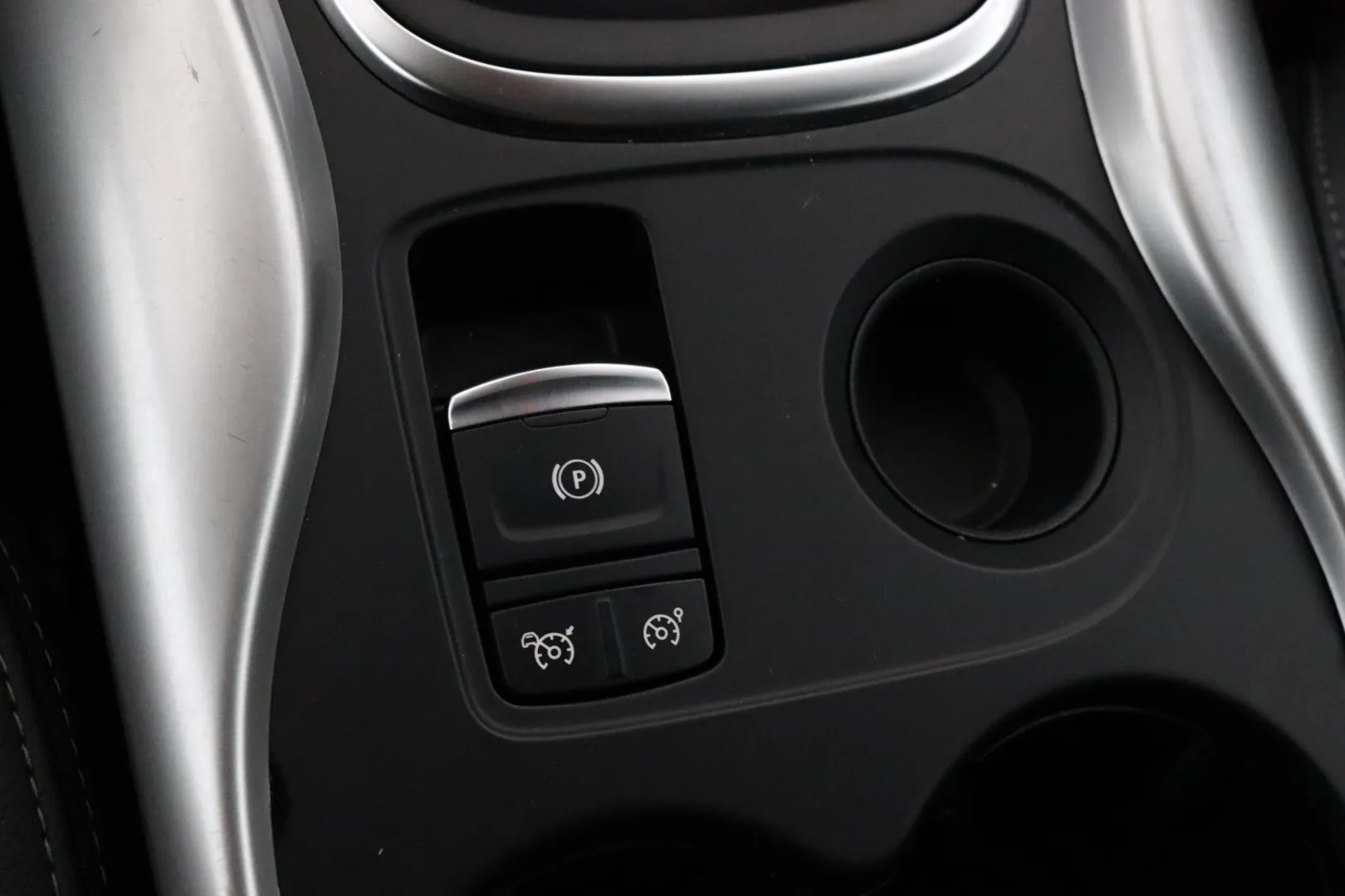 Renault Kadjar GZU-570 carousel image