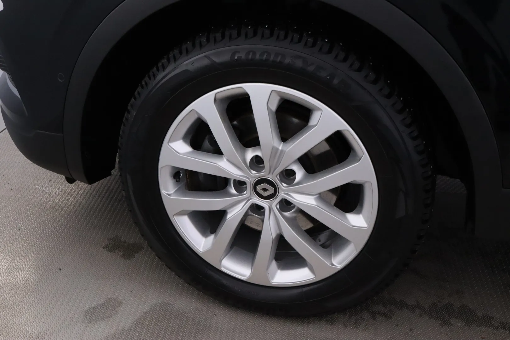 Renault Kadjar GZU-570 carousel image