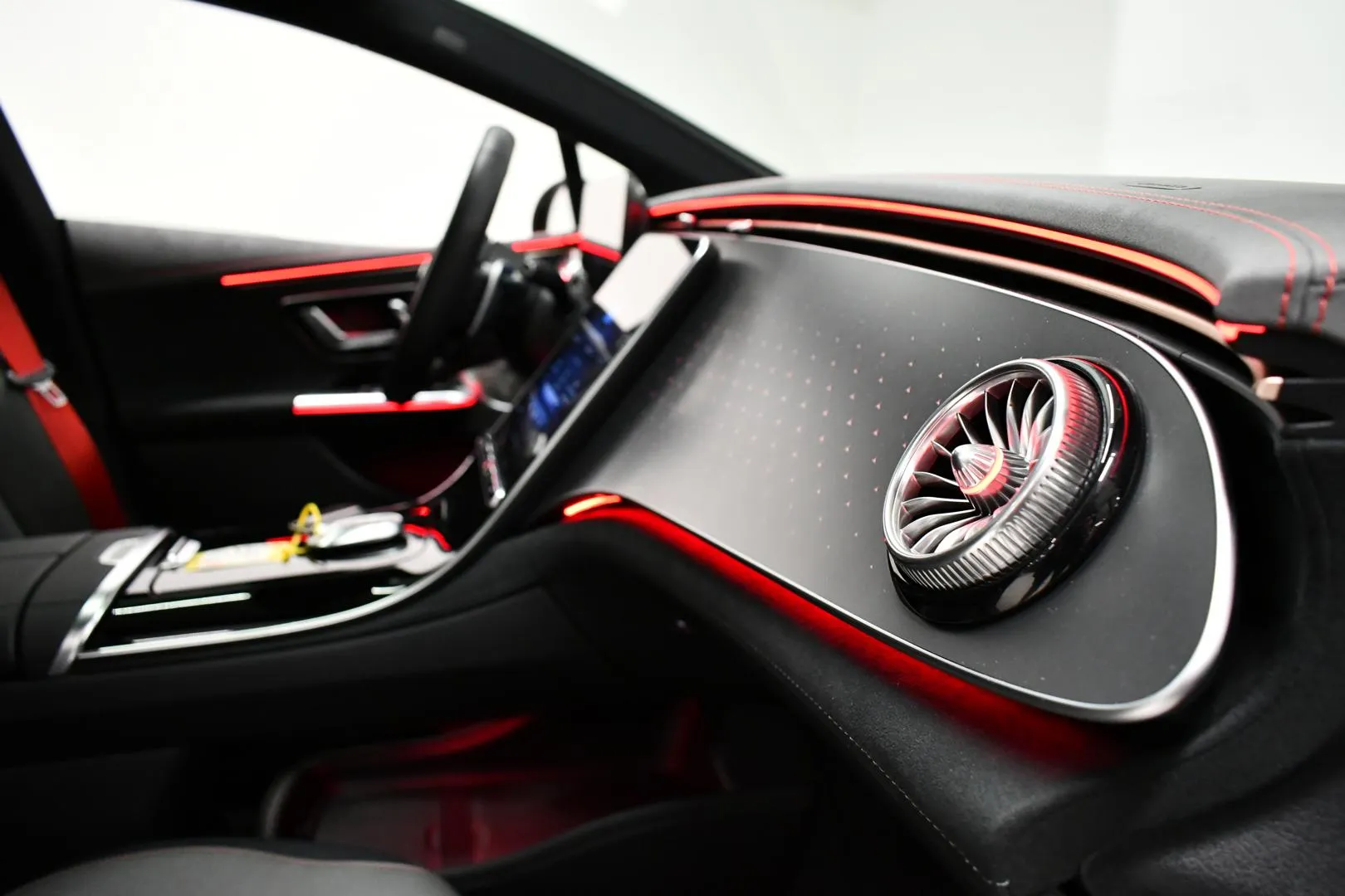 MERCEDES-BENZ EQE 036371 carousel image