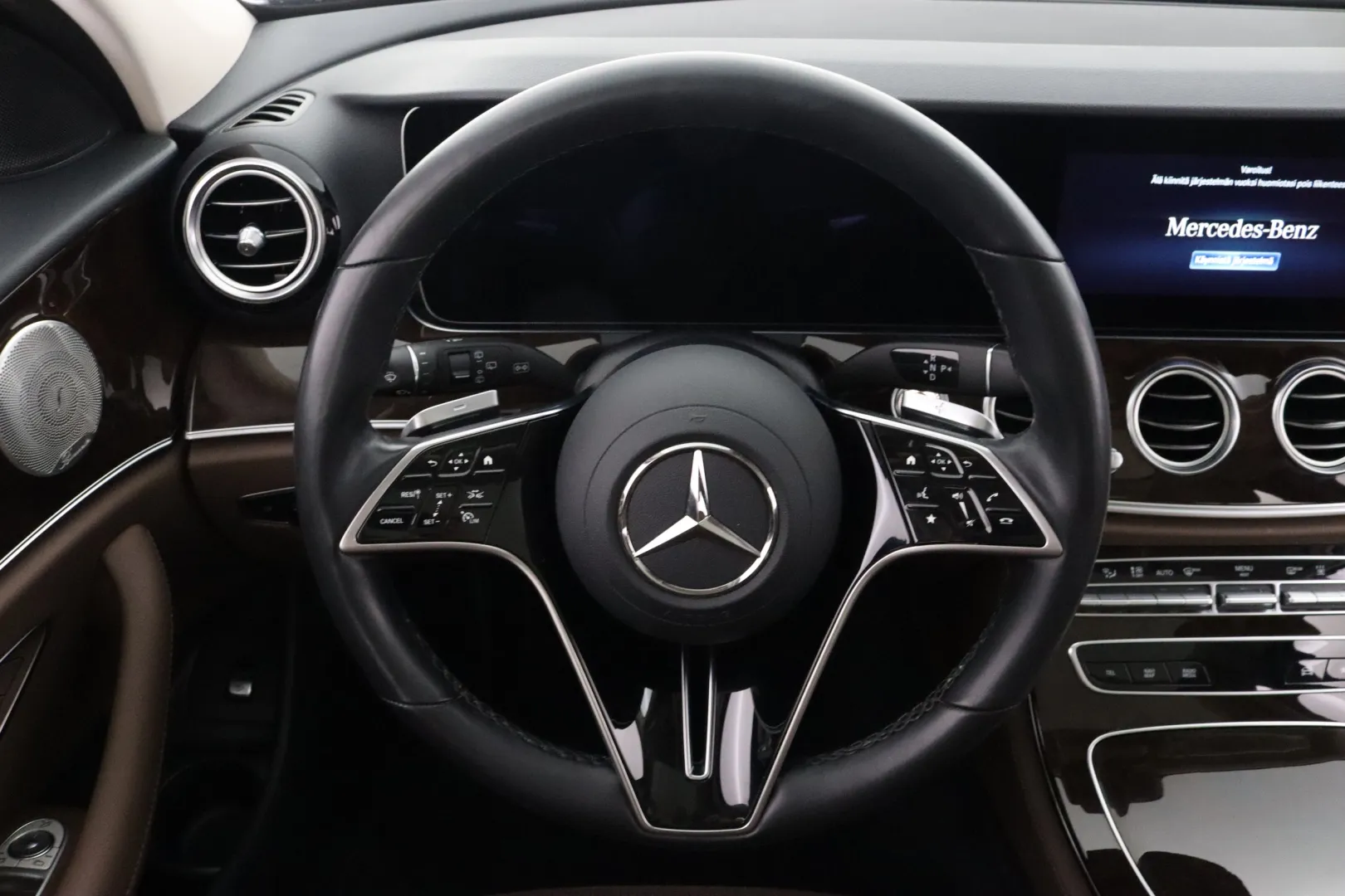 MERCEDES-BENZ E IPE-281 carousel image