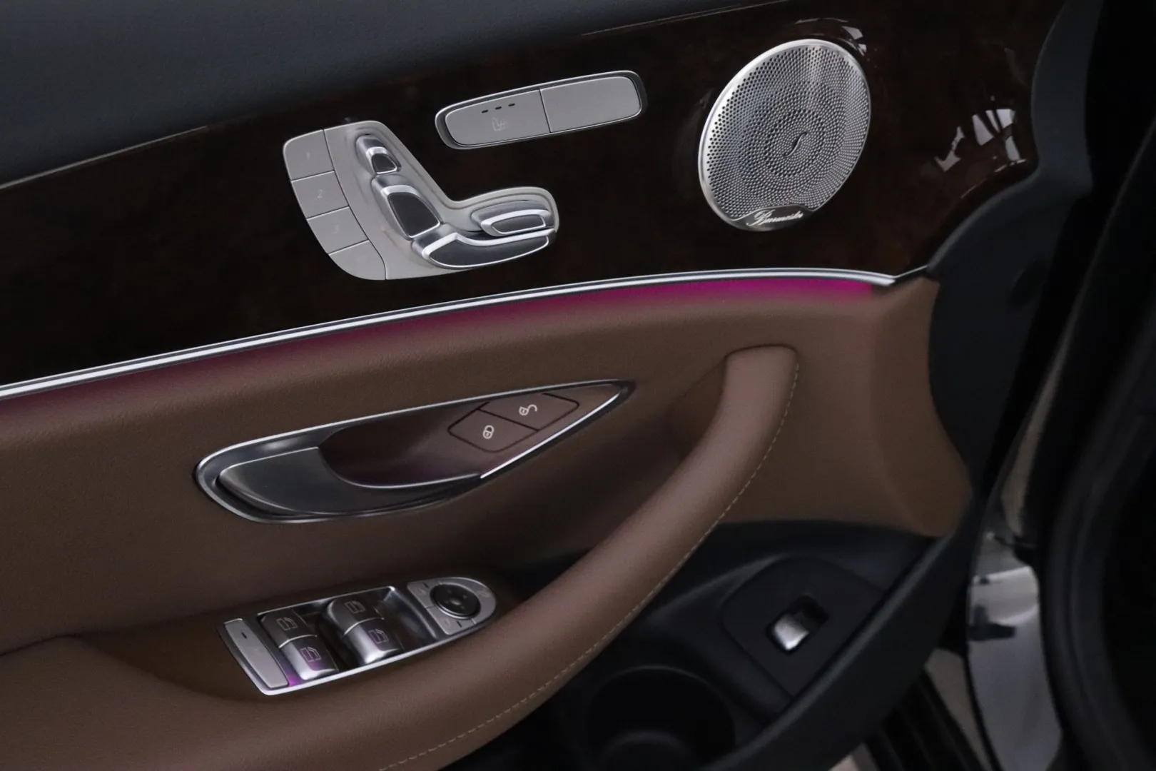 MERCEDES-BENZ E IPE-281 carousel image