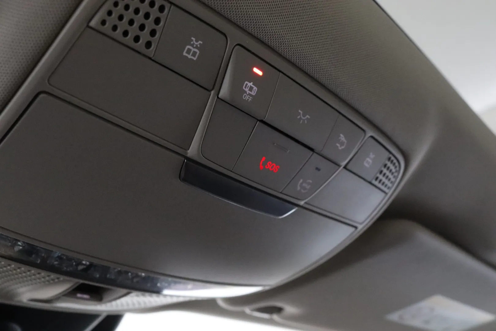 MERCEDES-BENZ E IPE-281 carousel image