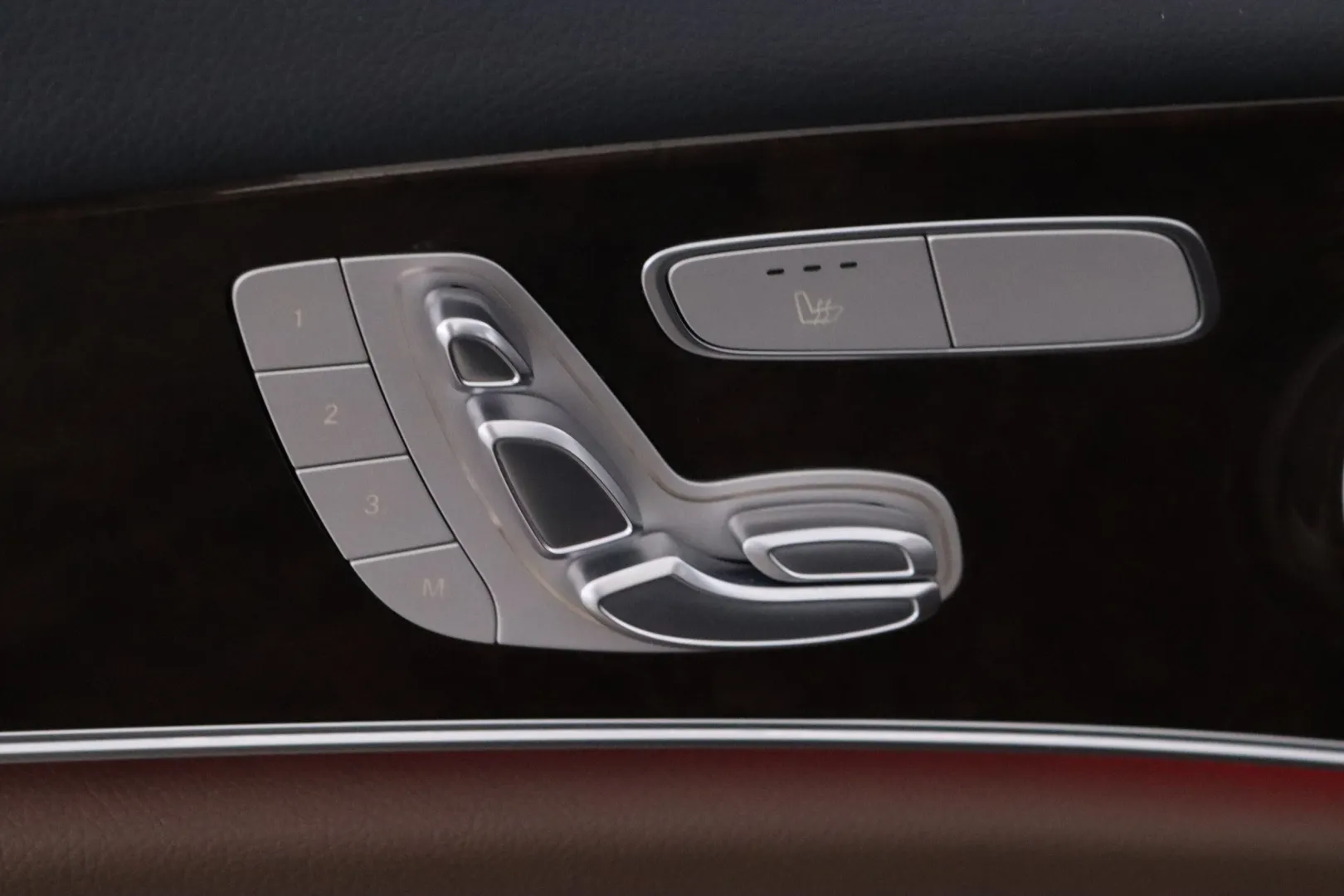 MERCEDES-BENZ E IPE-281 carousel image