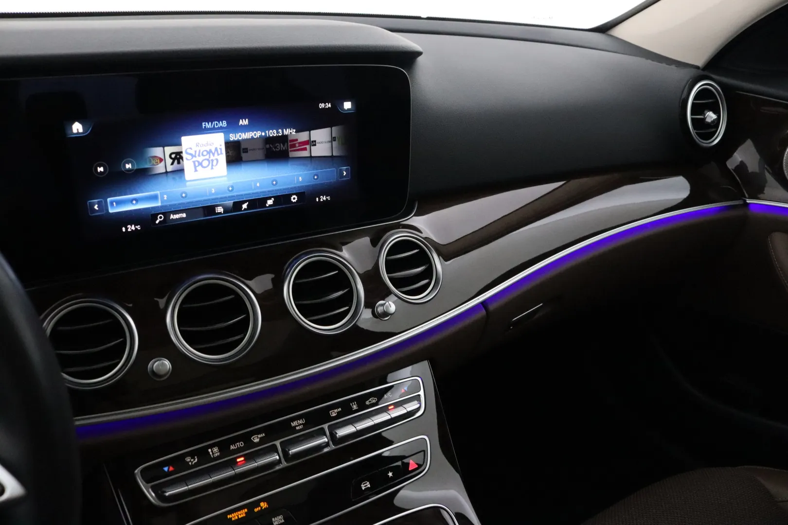 MERCEDES-BENZ E IPE-281 carousel image