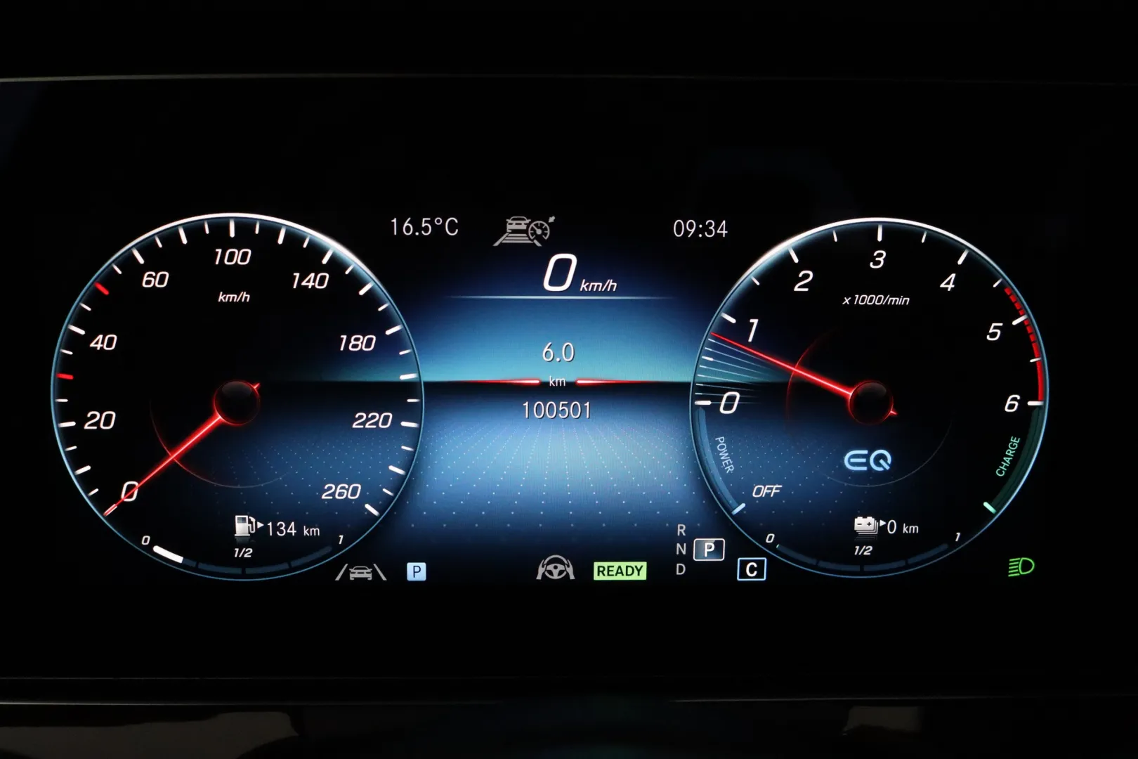 MERCEDES-BENZ E IPE-281 carousel image