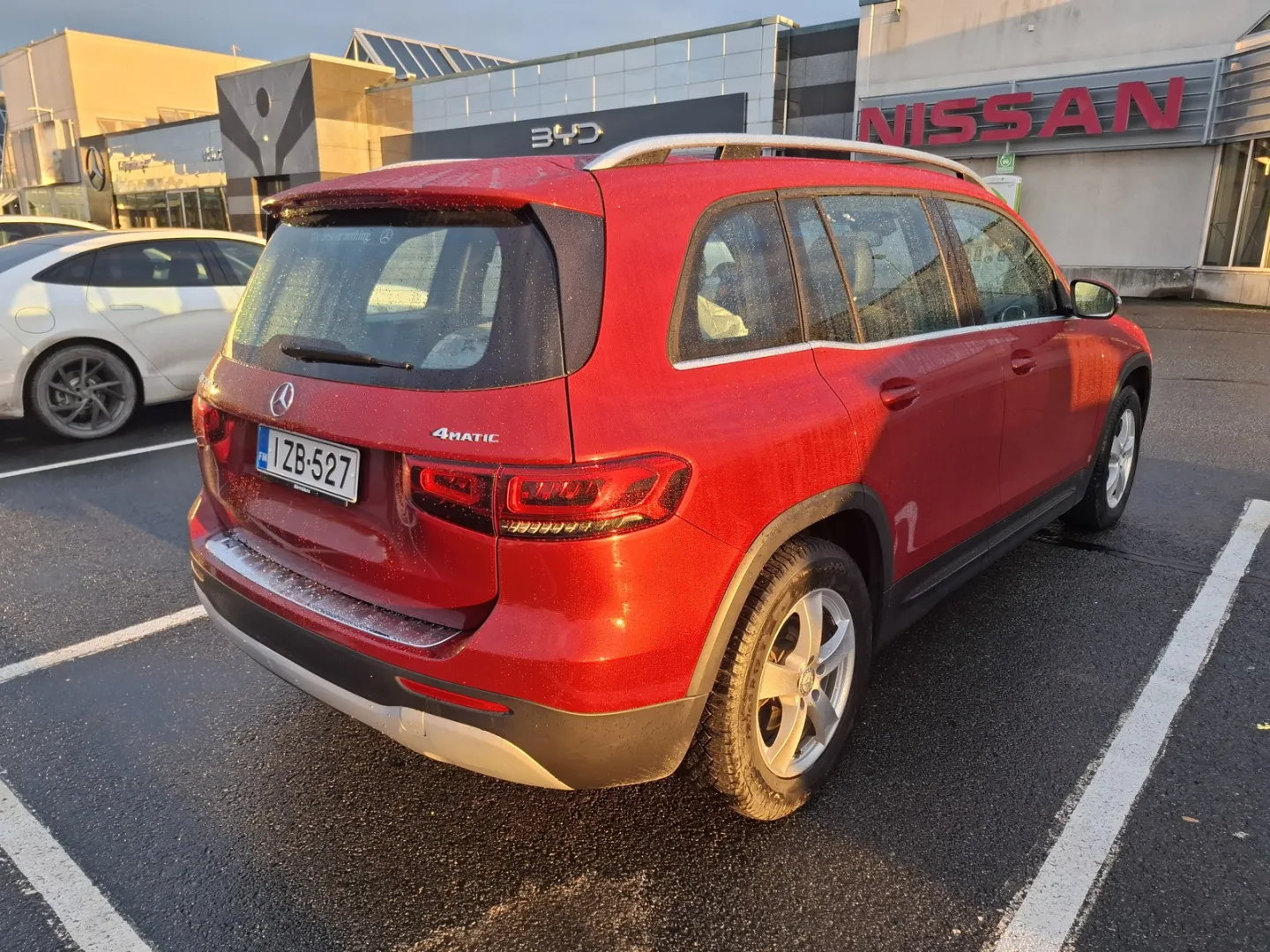 Mercedes-Benz GLB IZB-527 carousel image