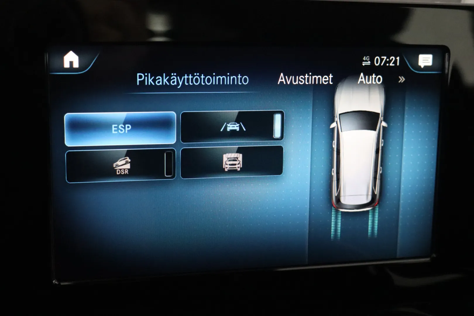 Mercedes-Benz GLB IZB-527 carousel image