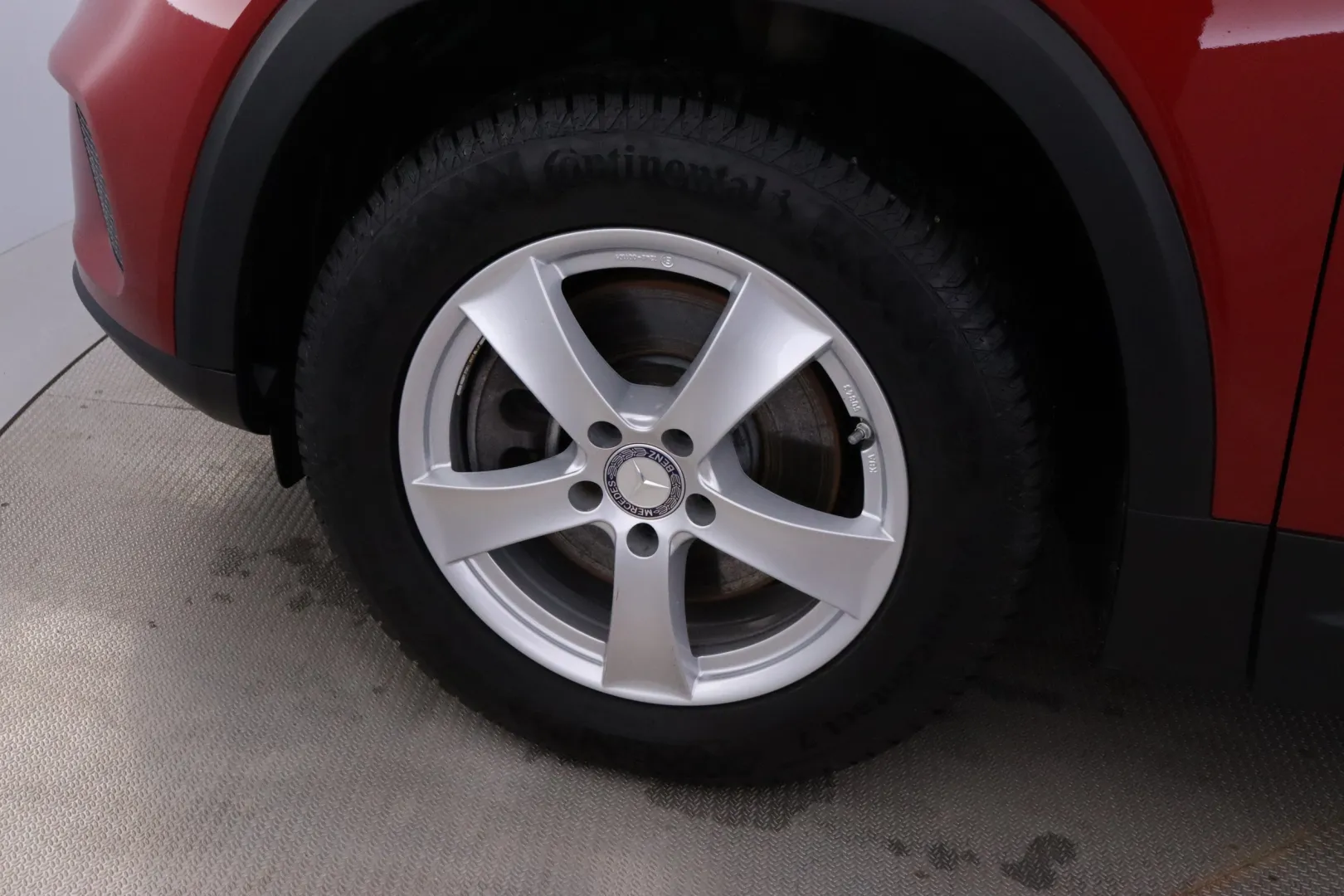 Mercedes-Benz GLB IZB-527 carousel image